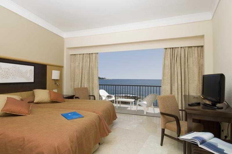 Grupotel Aguait Resort & Spa - Adults Only カラ・ラトハダ 部屋 写真