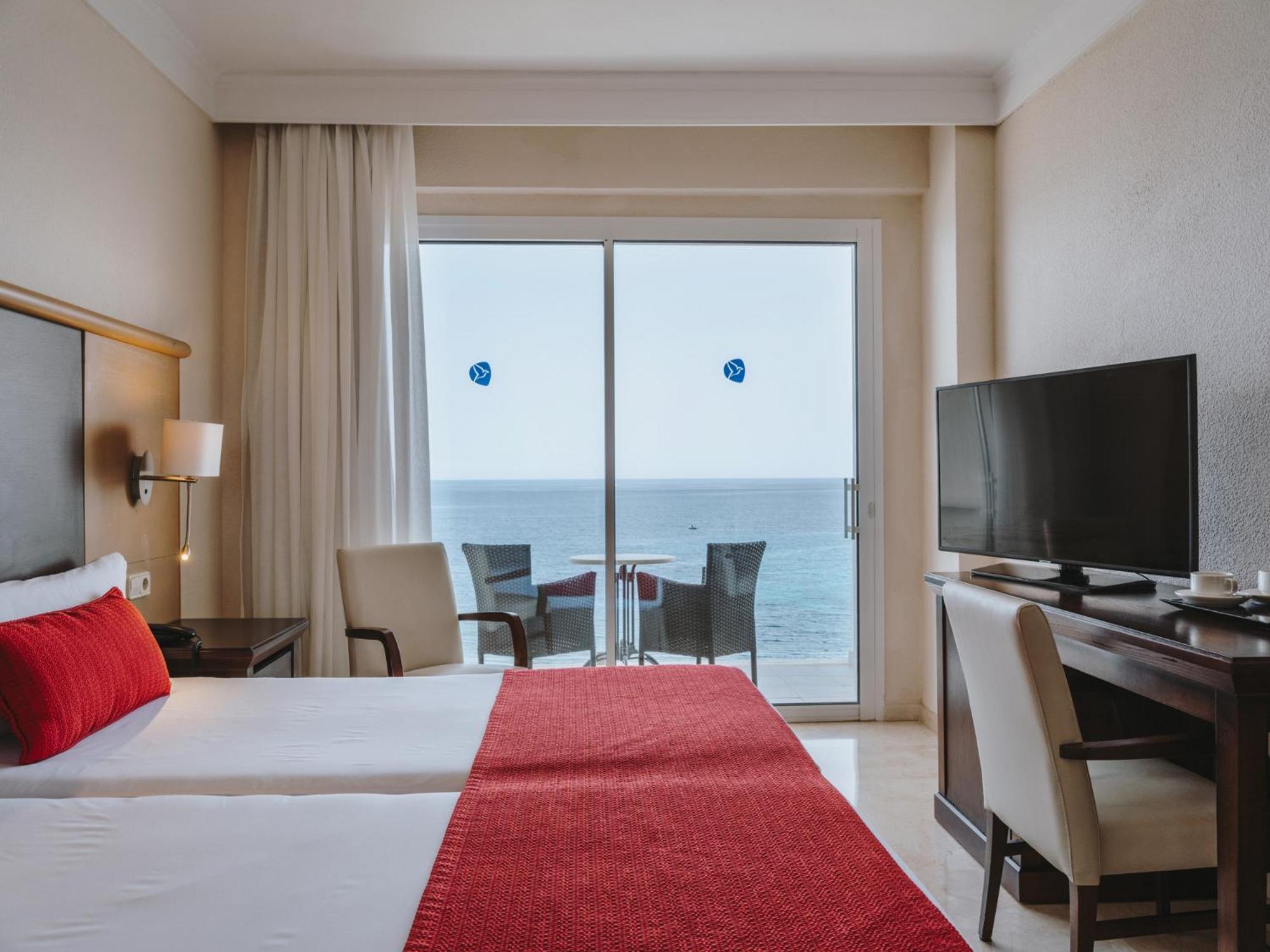Grupotel Aguait Resort & Spa - Adults Only カラ・ラトハダ エクステリア 写真