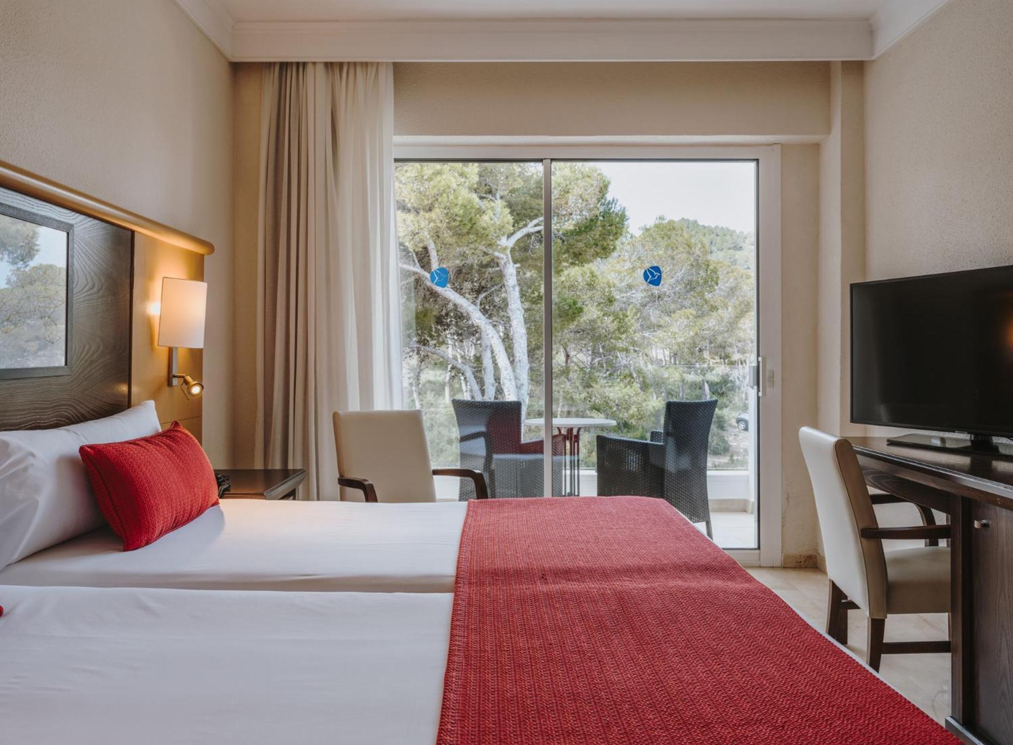 Grupotel Aguait Resort & Spa - Adults Only カラ・ラトハダ エクステリア 写真