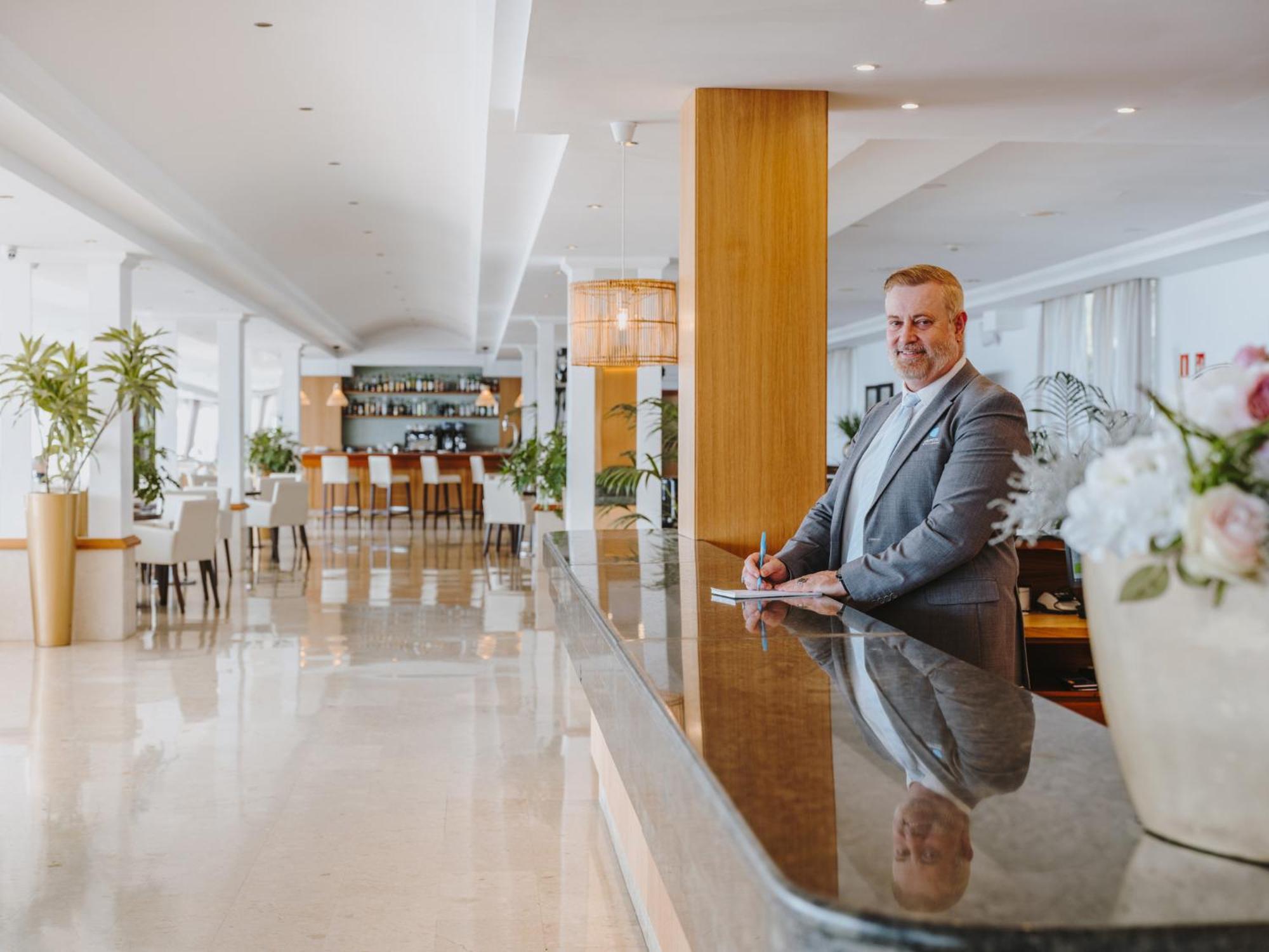 Grupotel Aguait Resort & Spa - Adults Only カラ・ラトハダ エクステリア 写真