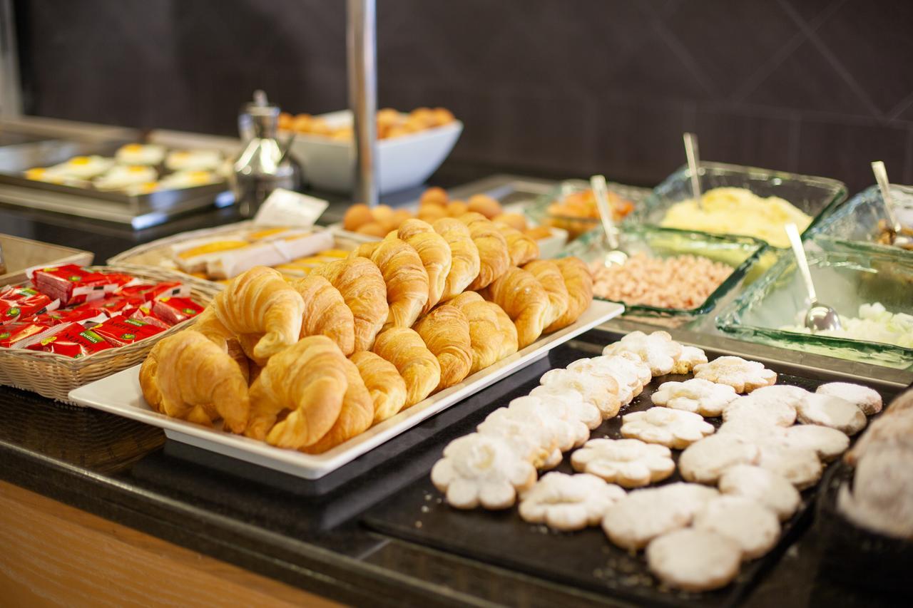 Grupotel Aguait Resort & Spa - Adults Only カラ・ラトハダ エクステリア 写真